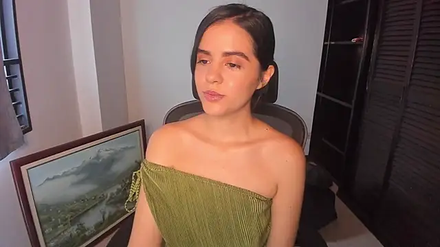 mia collins x online show from October 6, 2025, 8:39 pm