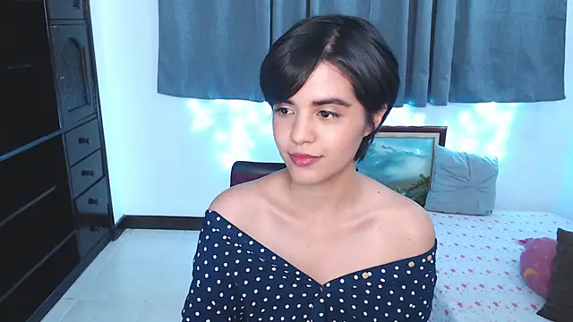 mia collins x online show from April 17, 2026, 2:36 am