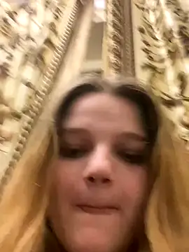 -MimmiLissa- online show from October 24, 2025, 7:32 pm