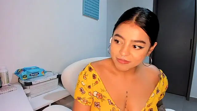 Snapshot of Naiara_sex chatting on March 1, 2025, 1:11 am Naiara sex online show from March 1, 2025, 1:11 am