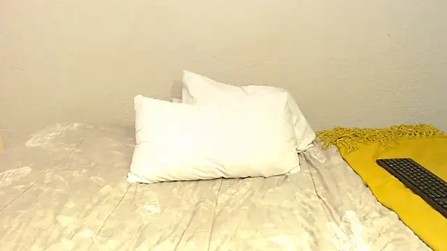 zandile online show from October 19, 2025, 4:51 pm