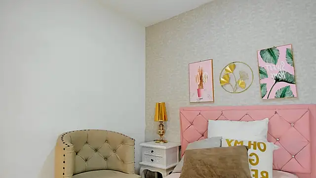Princsgirl  online show from December 14, 2024, 3:18 am