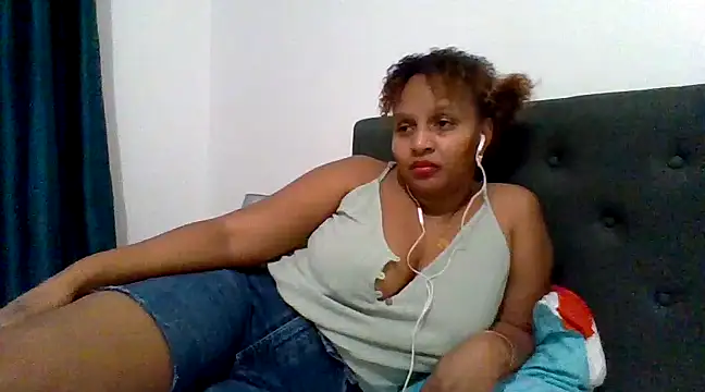 Snapshot of Nathyjess195 chatting on December 12, 2024, 10:20 pm Nathyjess195 online show from December 12, 2024, 10:20 pm