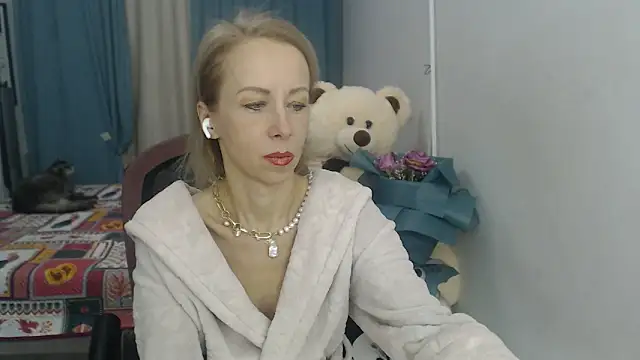 LuxuryNika online show from December 18, 2024, 4:17 pm