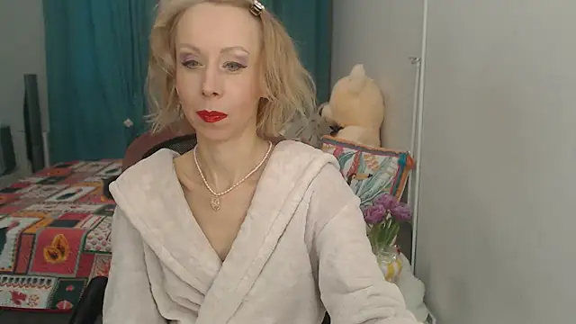 LuxuryNika online show from February 17, 2025, 2:59 pm