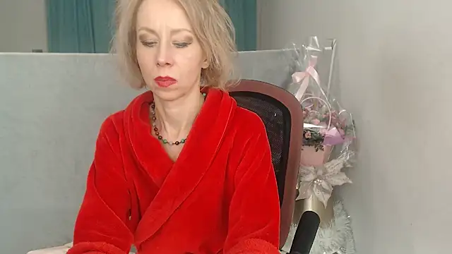 LuxuryNika online show from February 4, 2026, 8:14 pm