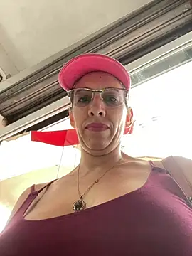 Gatitacarlita online show from January 29, 2025, 3:58 pm