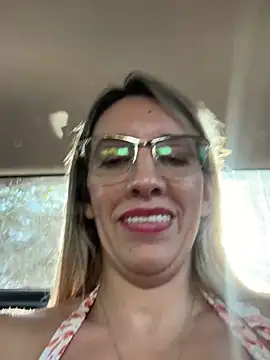 Gatitacarlita online show from February 27, 2025, 8:53 pm