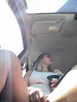 Gatitacarlita online show from March 16, 2025, 2:11 pm