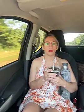 Gatitacarlita online show from November 28, 2025, 12:30 pm