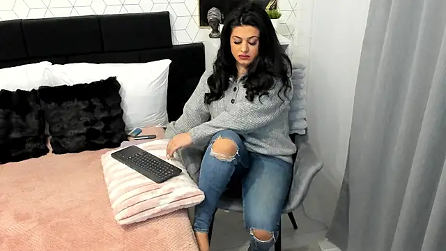 Snapshot of Heidix chatting on February 21, 2025, 4:40 am Heidix online show from February 21, 2025, 4:40 am