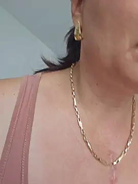 Snapshot of IsabelleCraft chatting on July 5, 2026, 8:43 am IsabelleCraft online show from July 5, 2026, 8:43 am