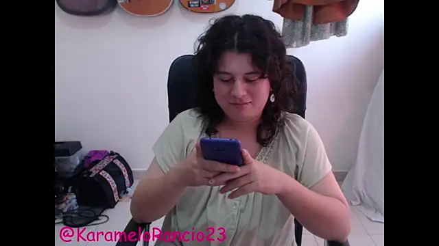 Smoke trip Alicia online show from February 23, 2025, 1:32 pm