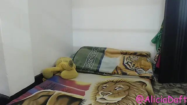 Snapshot of Smoke_trip_Alicia chatting on March 10, 2026, 3:00 am Smoke trip Alicia online show from March 10, 2026, 3:00 am