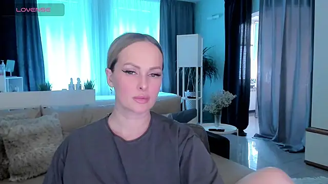 Libby Nora online show from February 19, 2025, 12:33 pm