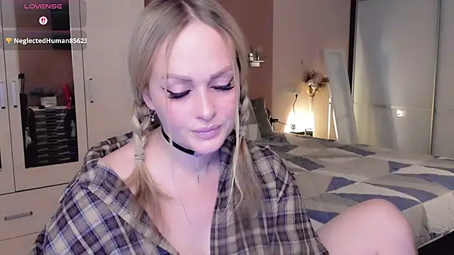 Libby Nora online show from November 29, 2025, 11:46 am