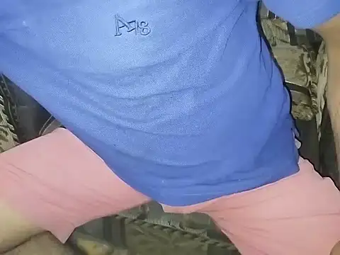 Snapshot of robertocastillo-2017 chatting on November 4, 2025, 4:33 am robertocastillo-2017 online show from November 4, 2025, 4:33 am