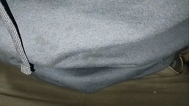 Snapshot of robertocastillo-2017 chatting on April 6, 2026, 1:14 am robertocastillo-2017 online show from April 6, 2026, 1:14 am