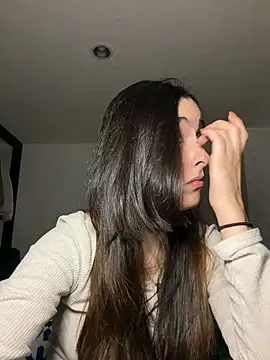 Snapshot of swrennn19 chatting on February 3, 2026, 12:31 am swrennn19 online show from February 3, 2026, 12:31 am