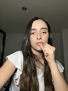 Snapshot of swrennn19 chatting on February 4, 2026, 12:16 am swrennn19 online show from February 4, 2026, 12:16 am