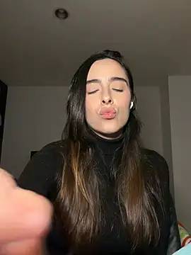 Snapshot of swrennn19 chatting on February 17, 2026, 12:29 am swrennn19 online show from February 17, 2026, 12:29 am