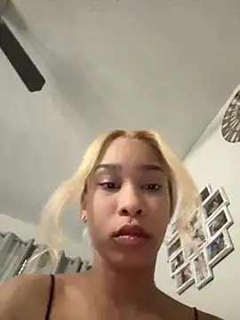 nikkiibabby online show from December 27, 2024, 9:54 pm