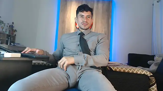 Snapshot of Andrew_4_ chatting on October 5, 2025, 6:45 am Andrew 4 online show from October 5, 2025, 6:45 am