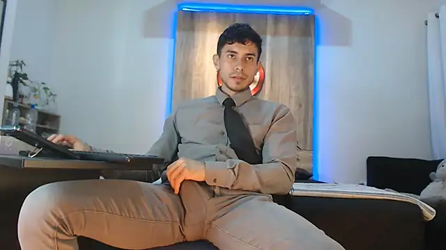 Snapshot of Andrew_4_ chatting on October 12, 2025, 6:12 am Andrew 4 online show from October 12, 2025, 6:12 am