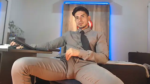 Snapshot of Andrew_4_ chatting on November 5, 2025, 3:39 am Andrew 4 online show from November 5, 2025, 3:39 am