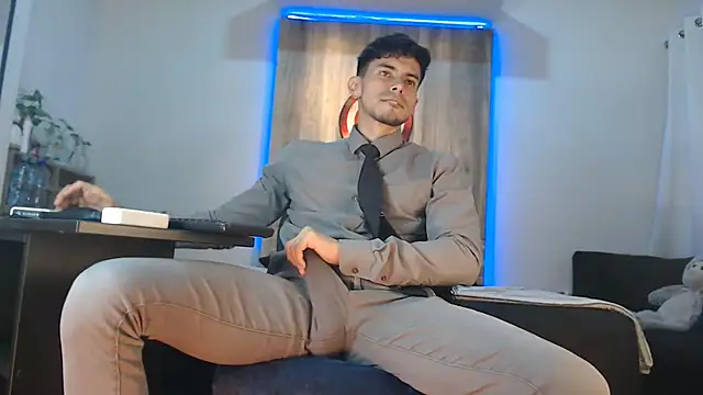 Snapshot of Andrew_4_ chatting on November 7, 2025, 4:12 am Andrew 4 online show from November 7, 2025, 4:12 am