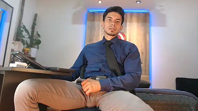 Andrew 4  online show from February 10, 2026, 1:53 am