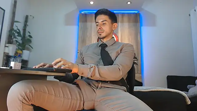 Andrew 4  online show from March 8, 2026, 6:50 am