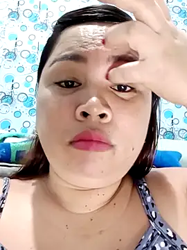 XXLorie 02 online show from February 14, 2025, 8:05 pm