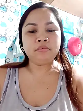 XXLorie 02 online show from March 5, 2025, 10:44 am