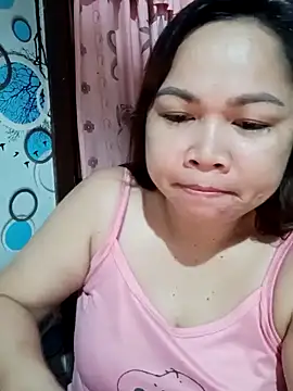 XXLorie 02 online show from March 9, 2025, 4:33 pm