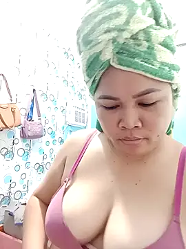 XXLorie 02 online show from October 2, 2025, 1:12 am