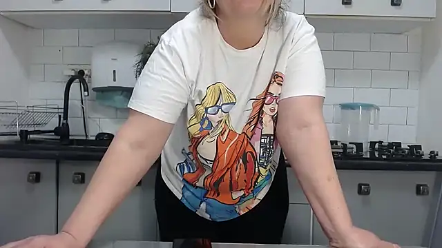 erikaerika online show from January 3, 2025, 4:48 pm