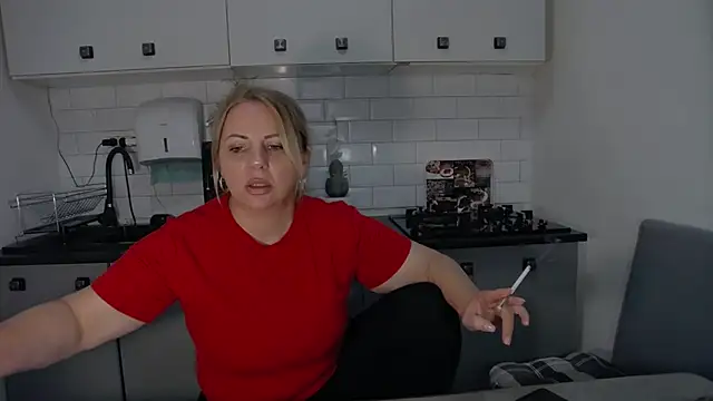 erikaerika online show from September 29, 2025, 9:58 am