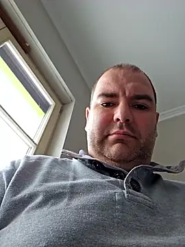 Andrew1900529 online show from January 15, 2026, 8:08 am