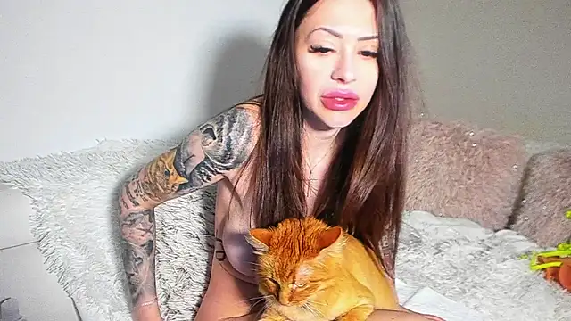 BrianaDiamondXXX online show from July 6, 2026, 8:11 am