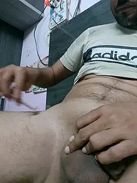 Snapshot of HotBoyOm chatting on March 9, 2025, 5:28 pm HotBoyOm online show from March 9, 2025, 5:28 pm