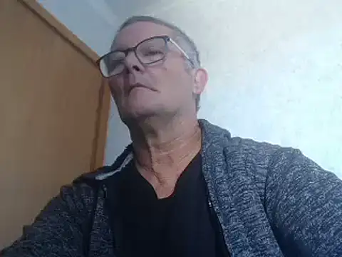 Snapshot of bigballnz chatting on February 4, 2025, 7:11 pm bigballnz online show from February 4, 2025, 7:11 pm