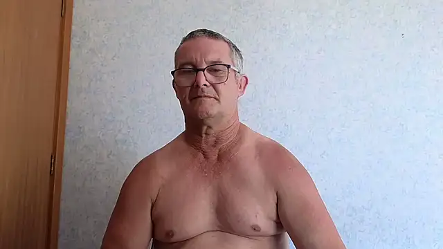Snapshot of bigballnz chatting on February 5, 2025, 5:20 am bigballnz online show from February 5, 2025, 5:20 am