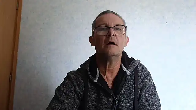 Snapshot of bigballnz chatting on February 9, 2025, 5:19 am bigballnz online show from February 9, 2025, 5:19 am