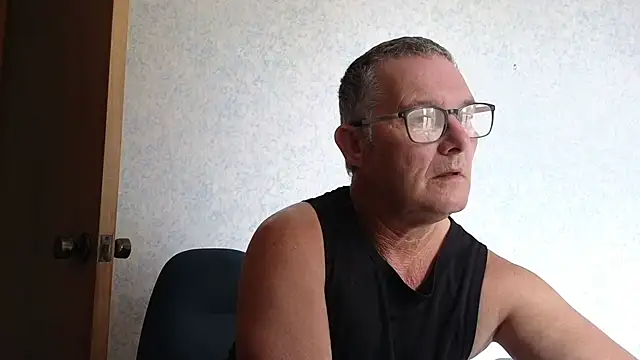Snapshot of bigballnz chatting on February 9, 2025, 7:41 pm bigballnz online show from February 9, 2025, 7:41 pm