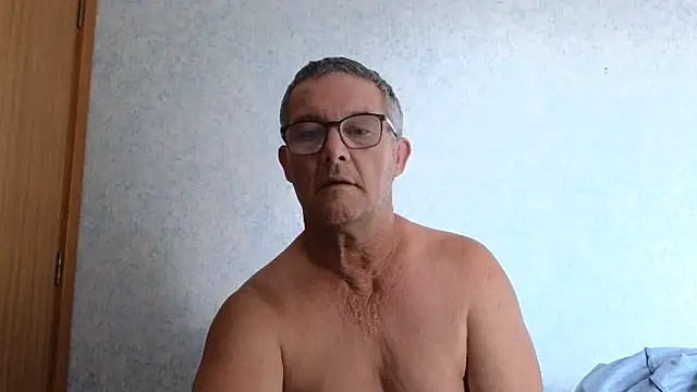 Snapshot of bigballnz chatting on February 19, 2025, 6:44 am bigballnz online show from February 19, 2025, 6:44 am