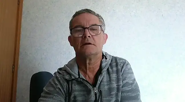 Snapshot of bigballnz chatting on February 24, 2025, 8:14 pm bigballnz online show from February 24, 2025, 8:14 pm