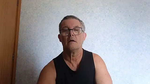 Snapshot of bigballnz chatting on February 27, 2025, 11:26 pm bigballnz online show from February 27, 2025, 11:26 pm