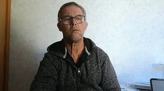 Snapshot of bigballnz chatting on March 9, 2025, 11:25 pm bigballnz online show from March 9, 2025, 11:25 pm