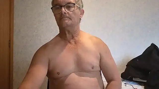Snapshot of bigballnz chatting on March 13, 2025, 8:11 pm bigballnz online show from March 13, 2025, 8:11 pm